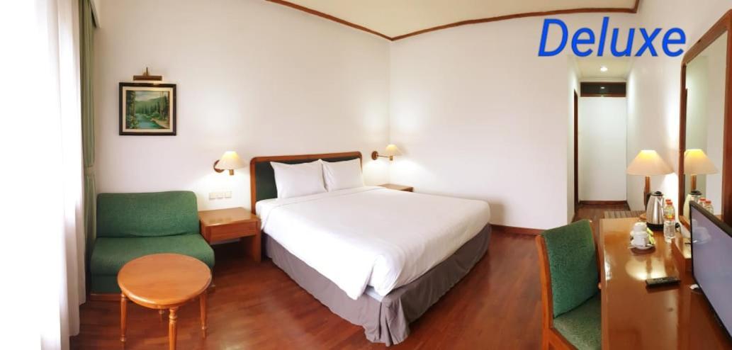 Grand Whiz Hotel Bromo Exterior foto